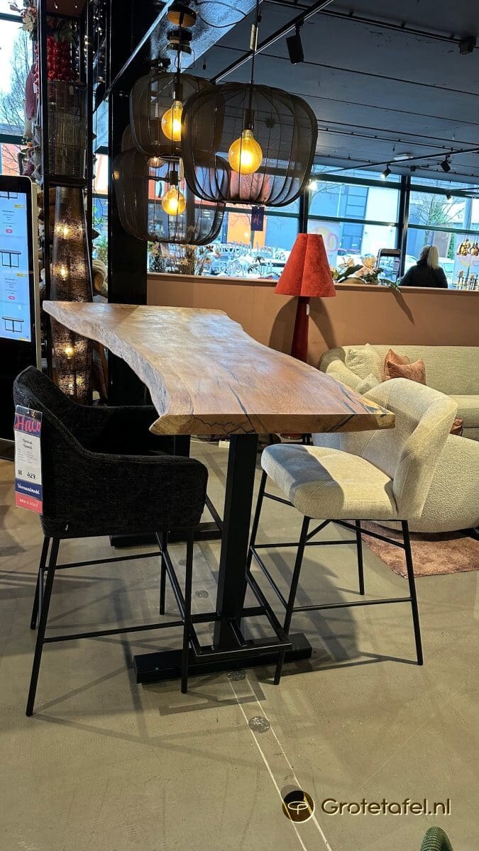 Bartafel eiken met epoxy - sfeerfoto 2
