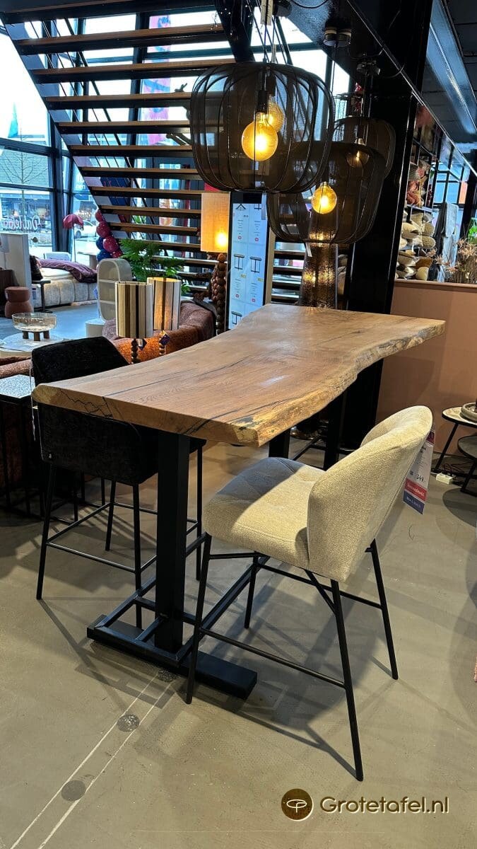 Bartafel eiken met epoxy - sfeerfoto 6